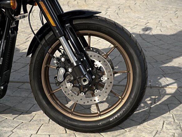 2024 Harley-Davidson Low Rider ST, чёрный, 2350000 рублей - вид 36