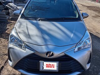 2017 Toyota Vitz III (XP130) Рестайлинг 2, серебристый, 940000 рублей, вид 1