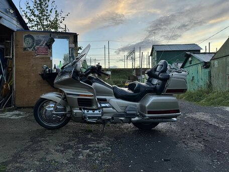 1998 Honda GL 1500 Gold Wing, бежевый, 650000 рублей, вид 3