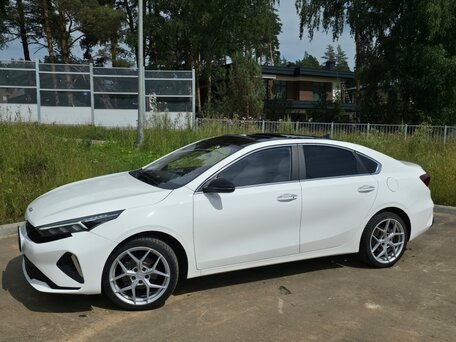 2022 Kia K3 II (China Market) Рестайлинг, белый, 2400000 рублей, вид 3