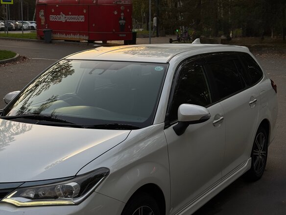 2016 Toyota Corolla Fielder XI (E160, E170, E180) Рестайлинг 1, белый, 1550000 рублей - вид 2