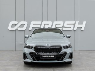 2025 BMW 5 серии 523d VIII (G60/G61/G68), серый, 8080000 рублей, вид 3