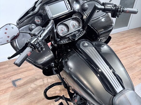 2018 Harley-Davidson CVO Road Glide, чёрный, 2499000 рублей - вид 18