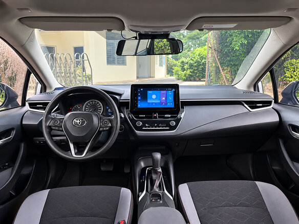 2023 Toyota Corolla XII (E210), серебристый, 1360000 рублей - вид 9