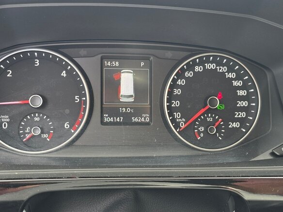 2019 Volkswagen Multivan T6, чёрный, 4200000 рублей - вид 9