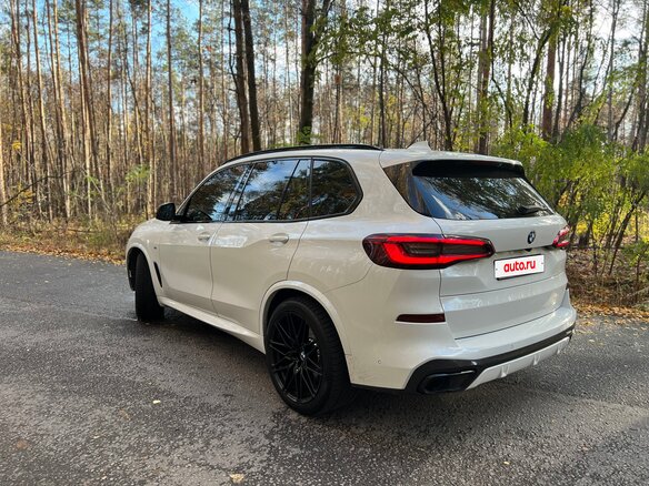 2019 BMW X5 30d IV (G05/G18), белый, 7340000 рублей - вид 3