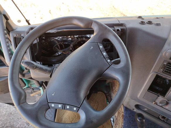 2002 Iveco Stralis, зелёный, 200000 рублей - вид 9
