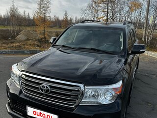 2013 Toyota Land Cruiser 200 Series Рестайлинг 1, чёрный, 4400000 рублей, вид 4