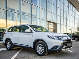 2019 Mitsubishi Outlander III Рестайлинг 3, белый, 1948000 рублей, вид 1