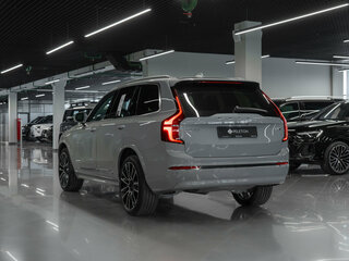 2026 Volvo XC90 B5 II Рестайлинг 2, серый, 11050000 рублей, вид 4