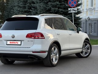 2017 Volkswagen Touareg II Рестайлинг, белый, 3150000 рублей, вид 4