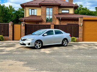 2011 Toyota Corolla X (E140, E150) Рестайлинг, серебристый, 899900 рублей, вид 4