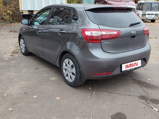 2014 Kia Rio 6-speed III, серый, 970000 рублей, вид 4