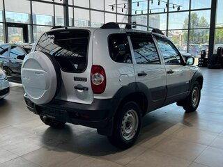 2014 Chevrolet Niva I Рестайлинг, белый, 630000 рублей, вид 4