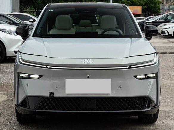 2026 Toyota bZ3X 58.3 kWh, чёрный, 2843003 рублей - вид 39