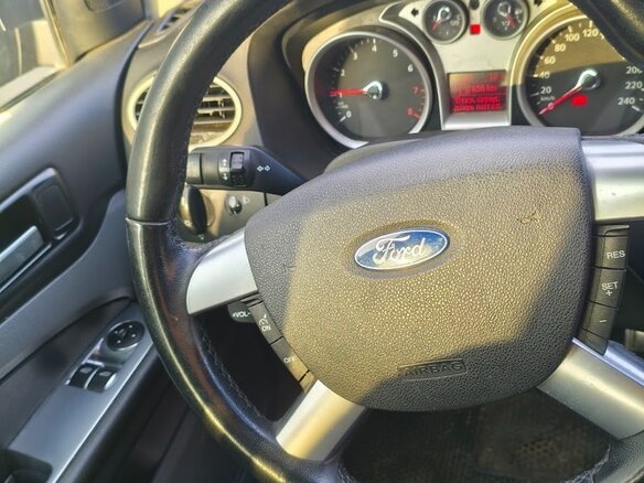 2010 Ford Focus II Рестайлинг, серый, 490000 рублей - вид 7