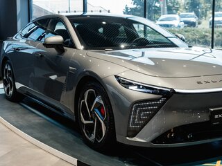 2025 Exeed Exlantix ES, серый, 6850000 рублей, вид 2
