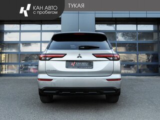 2021 Mitsubishi Outlander IV, серебристый, 2528000 рублей, вид 4