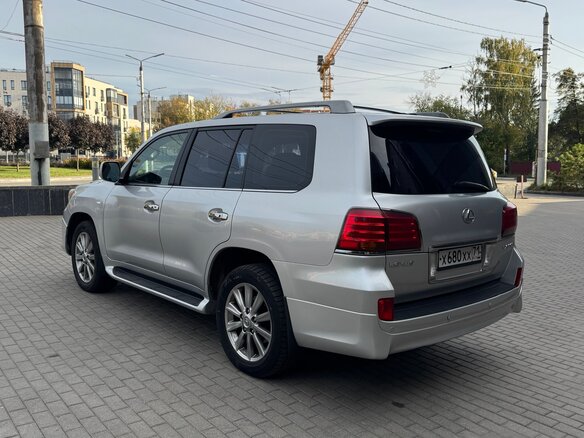 2010 Lexus LX 570 III, серебристый, 3999999 рублей - вид 9