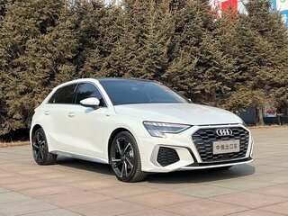 2023 Audi A3 Sportback 35 TFSI IV (8Y), белый, 1763025 рублей, вид 3