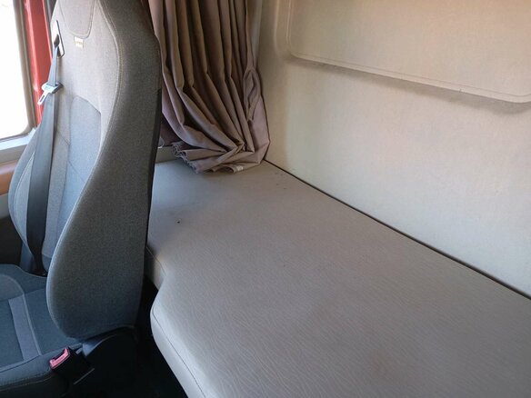 2023 Shacman (Shaanxi) SX4258, красный, 3760000 рублей - вид 10