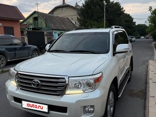 2012 Toyota Land Cruiser 200 Series Рестайлинг 1, белый, 4600000 рублей, вид 3