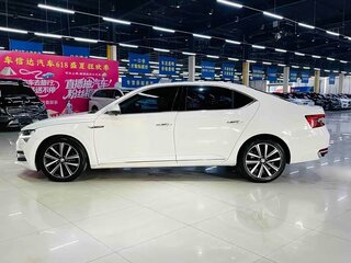2021 Skoda Superb III Рестайлинг, белый, 1640700 рублей, вид 3