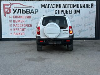 2018 Chevrolet Niva I Рестайлинг, белый, 890000 рублей, вид 5