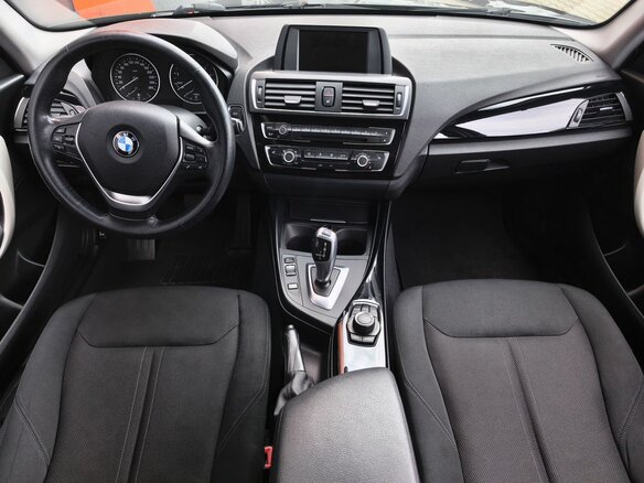 2017 BMW 1 серии 118i II (F20/F21) Рестайлинг, чёрный, 1649000 рублей - вид 5