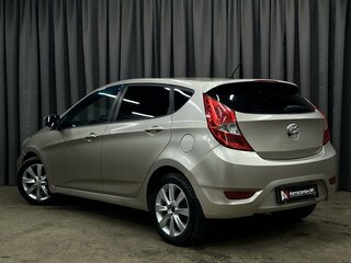 2011 Hyundai Solaris I, бежевый, 599900 рублей, вид 3