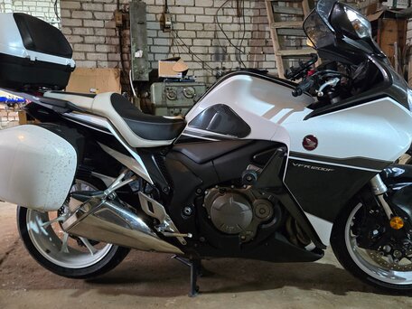 2017 Honda VFR 1200, белый, 1100000 рублей, вид 3