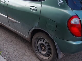 1998 Daihatsu Storia I (M100), зелёный, 160000 рублей, вид 1