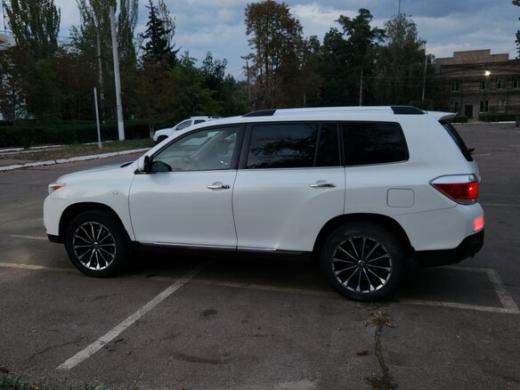 2013 Toyota Highlander II (XU40) Рестайлинг, белый, 1745000 рублей - вид 7