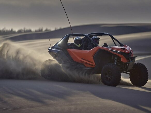 2026 CFMoto ZFORCE Z10-4 EPS, оранжевый, 3579900 рублей - вид 17