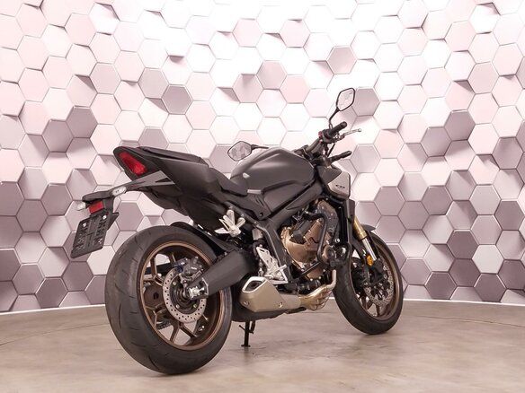 2024 Honda CB 650R, чёрный, 1185000 рублей - вид 6