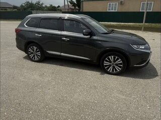 2021 Mitsubishi Outlander III Рестайлинг 3, серый, 3200000 рублей, вид 1