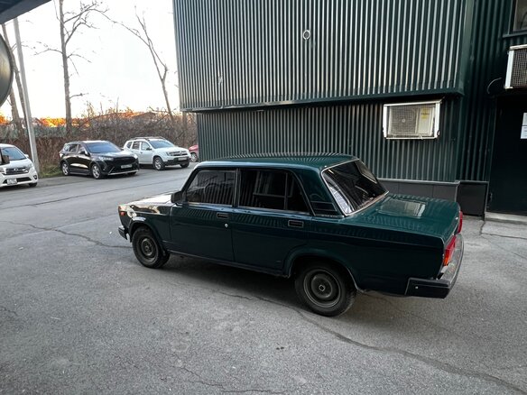 2006 Lada (ВАЗ) 2105, зелёный, 137000 рублей - вид 3