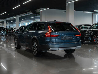2020 Volvo V90 Cross Country I Рестайлинг, синий, 4700000 рублей, вид 4