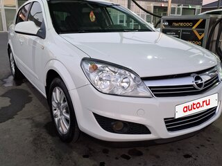 2013 Opel Astra H Рестайлинг, белый, 749000 рублей, вид 1