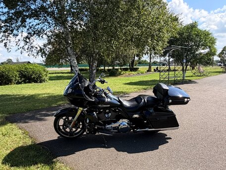 2023 Harley-Davidson Road Glide, чёрный, 1850000 рублей, вид 2