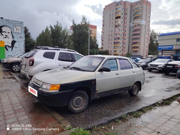 2002 Lada (ВАЗ) 2112, серебристый, 77000 рублей
