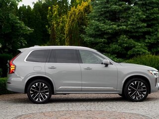 2026 Volvo XC90 B6 II Рестайлинг 2, серый, 7150333 рублей, вид 5