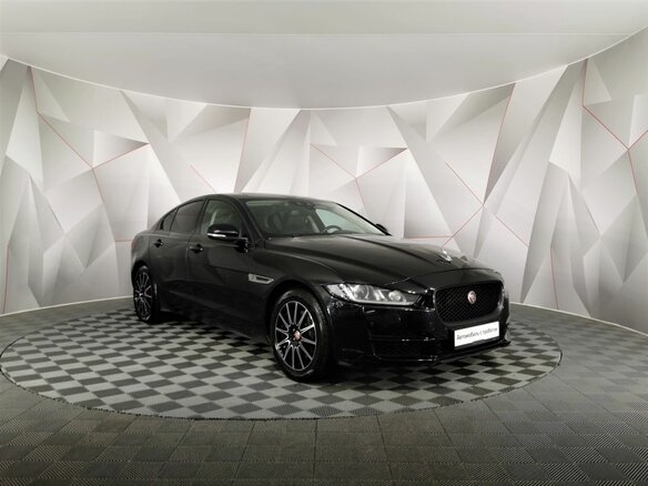 2017 Jaguar XE I, чёрный, 1595000 рублей - вид 2