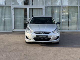 2013 Hyundai Solaris I, серебристый, 849000 рублей, вид 2