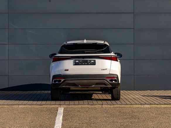 2023 Omoda C5 I, белый, 1625000 рублей - вид 4