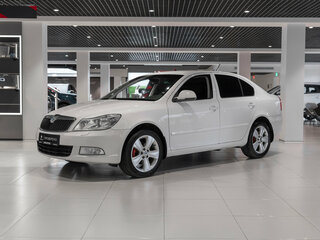2012 Skoda Octavia II (A5) Рестайлинг, белый, 740000 рублей, вид 1