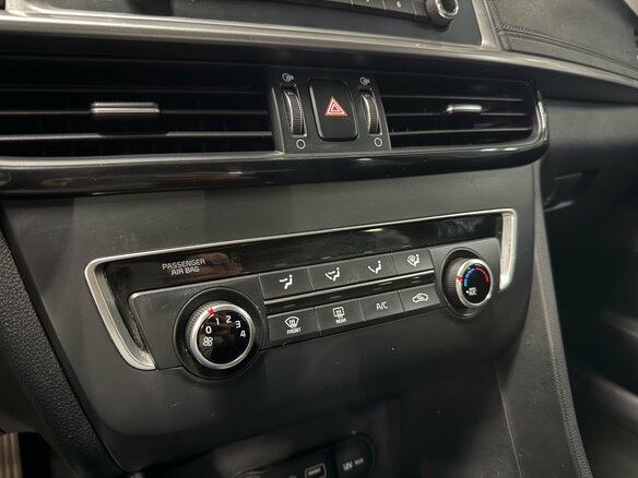 2019 Kia Optima IV Рестайлинг, белый, 1810000 рублей - вид 11