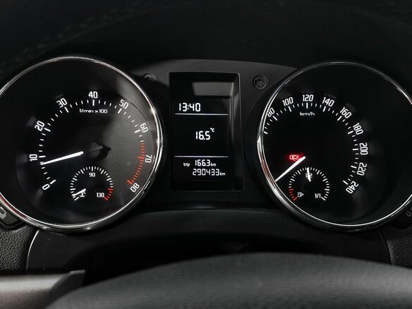 2014 Skoda Yeti I Рестайлинг, белый - вид 16