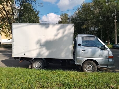 2011 Hyundai Porter, серебристый, 490000 рублей, вид 2