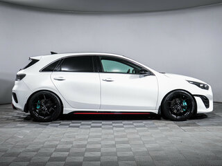 2021 Kia Ceed III Рестайлинг, белый, 2149000 рублей, вид 4